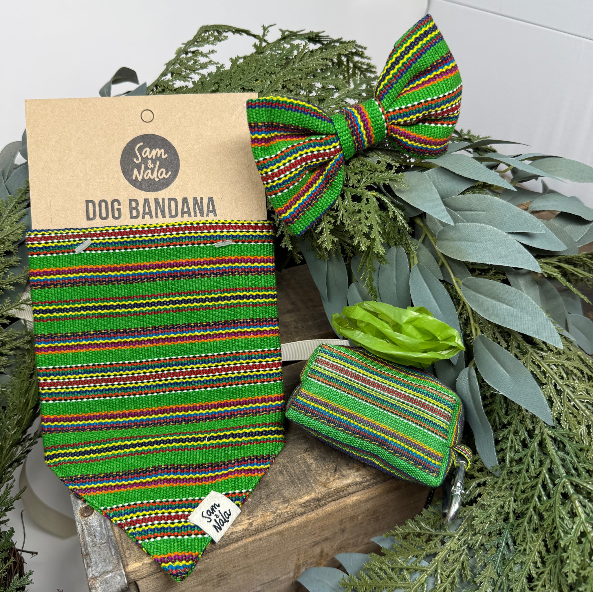 Lime in the Coconut Waste Bag Holder – Handwoven Cotton in Tropical Greens & Purples